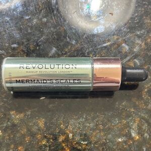 Revolution Mermaid's Scales Liquid Highlighter - Iridescent Green